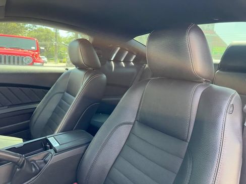 Used 2011 Ford Mustang GT Premium w/ Security Pkg RWD image 10
