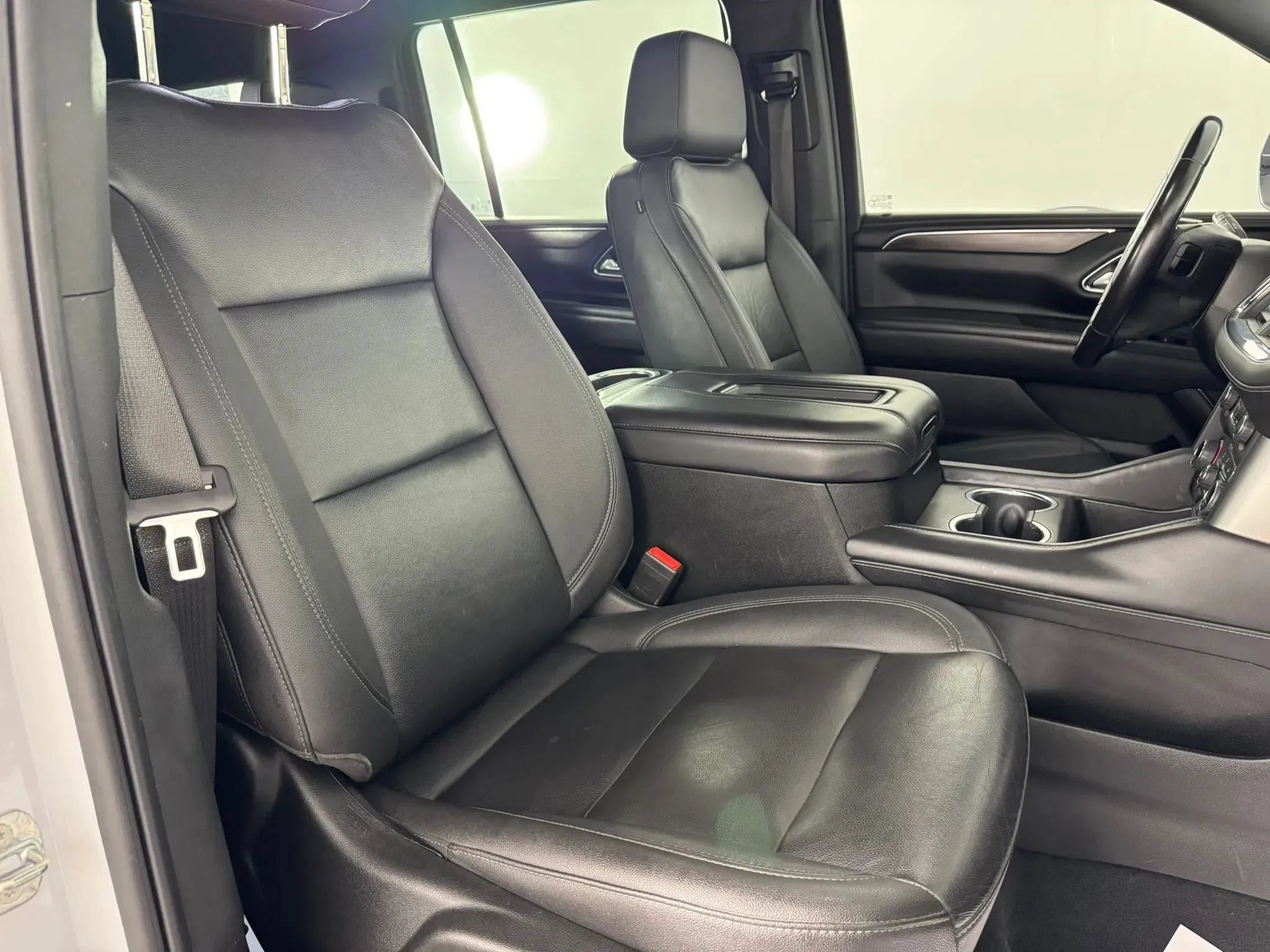 Used 2022 Chevrolet Suburban Z71 w/ Luxury Package AWD/4WD image 34