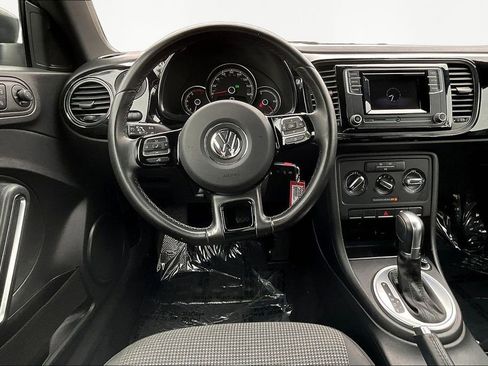 Used 2017 Volkswagen Beetle 1.8T Classic image 8
