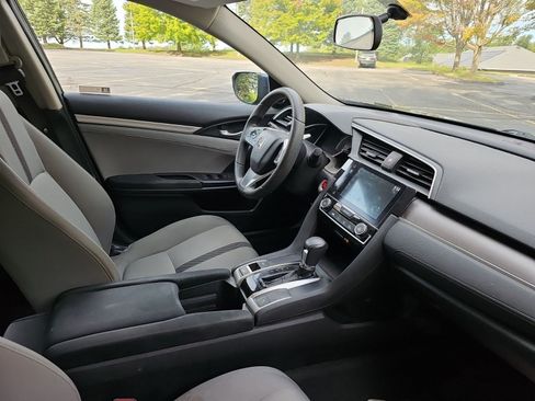 Used 2018 Honda Civic EX image 8