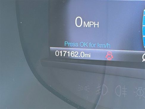 Used 2021 Ford Edge Titanium image 28