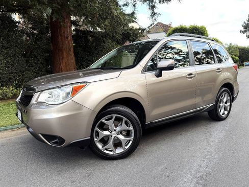 Used 2016 Subaru Forester 2.5i Touring w/ Eyesight & Navigation System image 2
