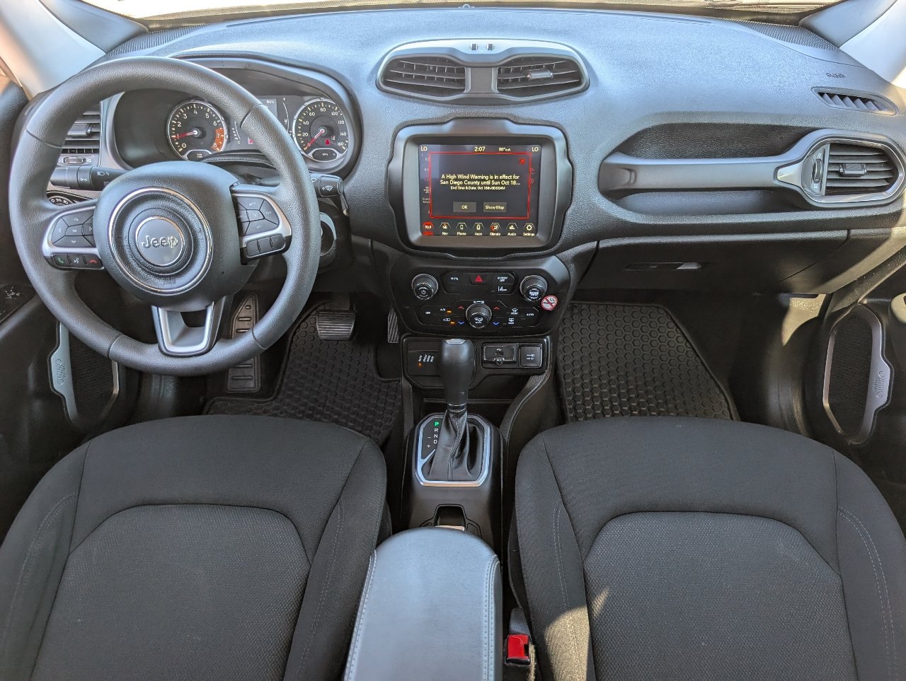 Used 2023 Jeep Renegade Latitude AWD/4WD image 4