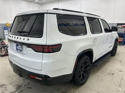 Used 2023 Jeep Wagoneer Series II w/ Convenience Group I image 4