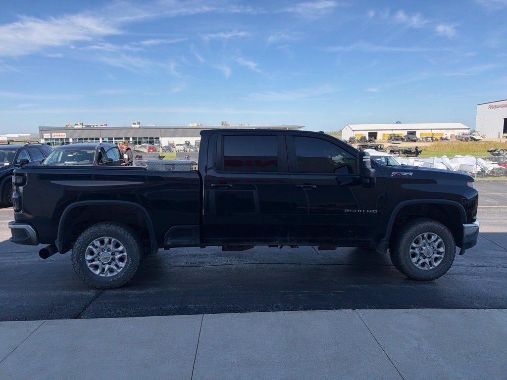 Used 2022 Chevrolet Silverado 2500 LT w/ Convenience Package AWD/4WD image 1