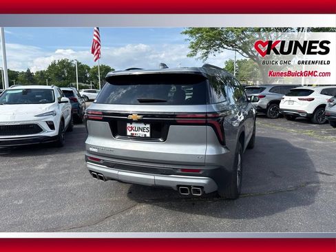 Used 2024 Chevrolet Traverse LT AWD/4WD image 9