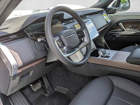 New 2026 Land Rover Range Rover Long Wheelbase SE AWD/4WD image 3