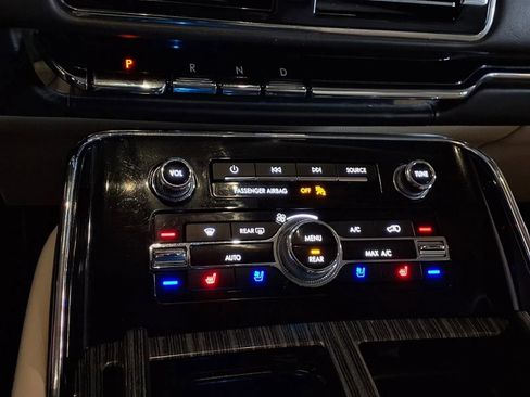 Used 2020 Lincoln Navigator Black Label w/ Cargo Convenience Package image 26