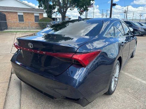 Used 2019 Toyota Avalon Limited w/ Advanced Safety Package FWD image 5