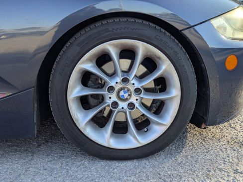 Used 2005 BMW Z4 2.5i image 11