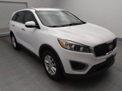 Used 2018 Kia Sorento FWD image 13