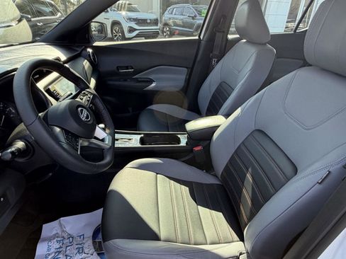Used 2024 Nissan Kicks SR w/ SR Premium Package image 17