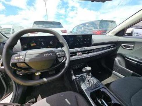 Used 2025 Kia K4 LXS image 19