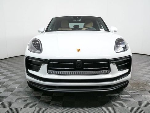 Certified 2026 Porsche Macan AWD/4WD image 36