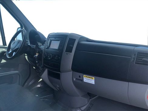 Used 2018 Mercedes-Benz Sprinter 2500 image 34