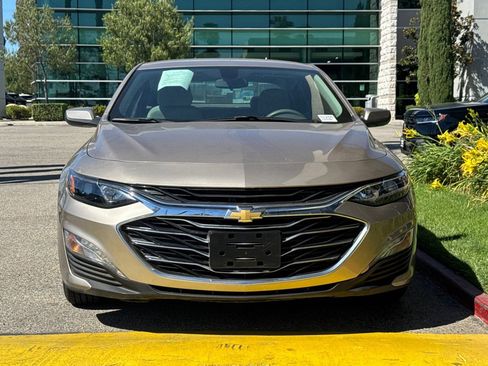 Used 2022 Chevrolet Malibu LT FWD image 3