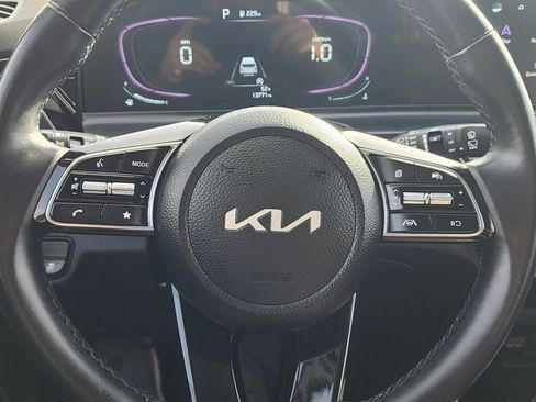 Certified 2025 Kia Seltos S image 17