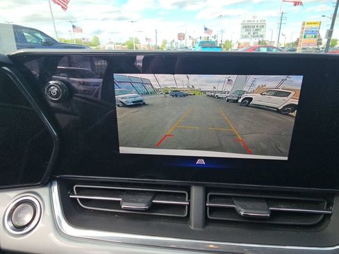 Used 2024 Chevrolet Trax LT w/ Driver Confidence Package FWD image 18