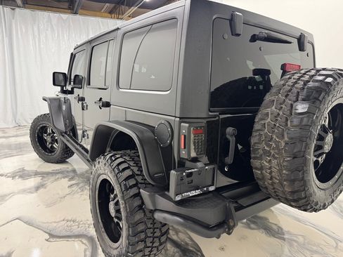 Used 2012 Jeep Wrangler Unlimited Rubicon AWD/4WD image 6