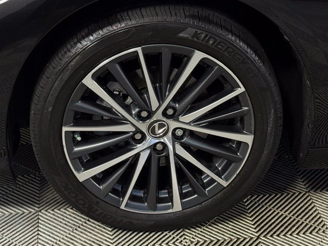 Used 2022 Lexus ES 300h w/ Premium Package FWD image 14