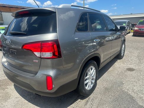 Used 2014 Kia Sorento LX w/ Touring Package (LX) image 5