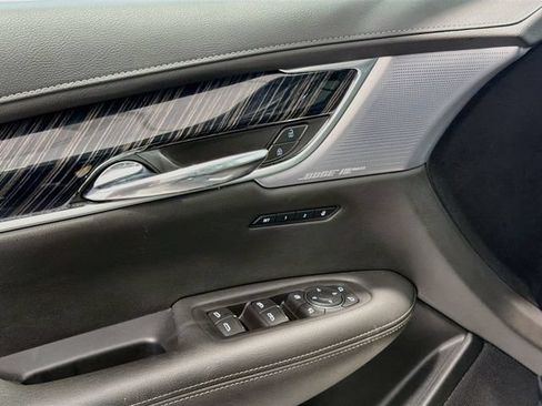Used 2024 Cadillac XT6 Premium Luxury AWD/4WD image 16