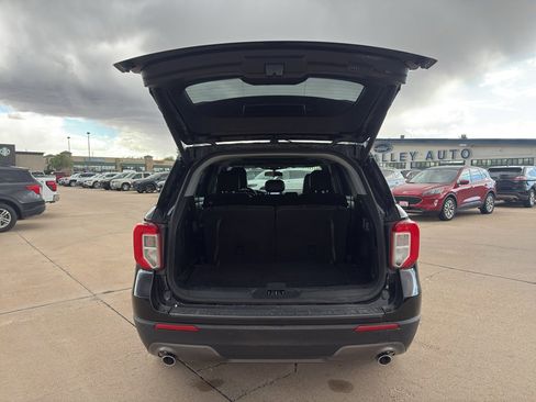 Used 2022 Ford Explorer XLT w/ Equipment Group 202A AWD/4WD image 9