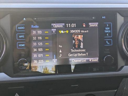 Used 2019 Toyota Tacoma TRD Off-Road image 13