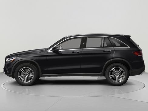 Used 2021 Mercedes-Benz GLC 300 4MATIC image 3