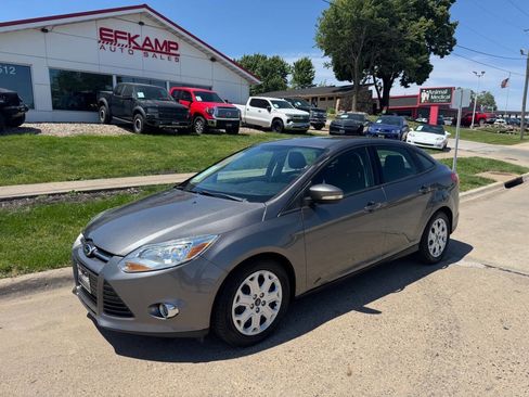 Used 2012 Ford Focus SE FWD image 1