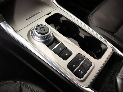 Used 2021 Ford Explorer Limited image 9