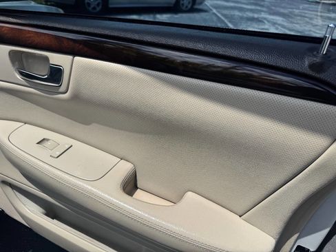 Used 2008 Cadillac DTS image 9