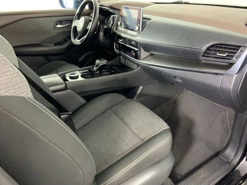 Used 2023 Nissan Rogue SV image 15