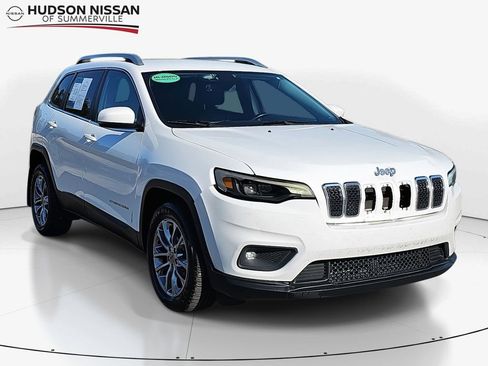 Used 2019 Jeep Cherokee Latitude Plus w/ Comfort/Convenience Group FWD image 1