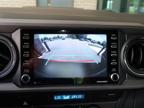 Used 2021 Toyota Tacoma TRD Sport w/ Technology Package RWD image 31