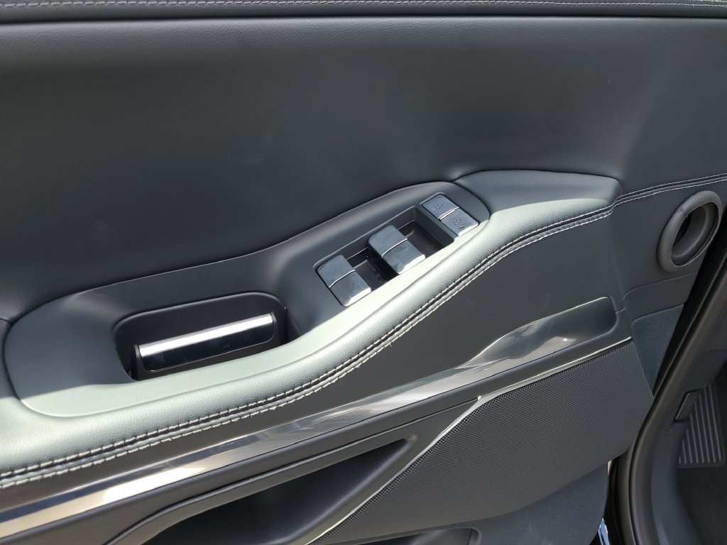 New 2026 Lincoln Navigator Premiere AWD/4WD image 19