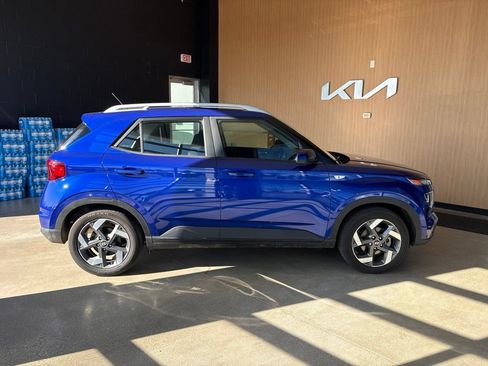 Used 2024 Hyundai Venue SEL FWD image 15