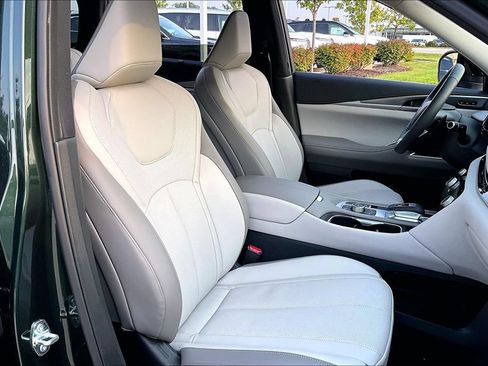 Certified 2026 INFINITI QX60 Luxe w/ Cargo Package AWD/4WD image 28