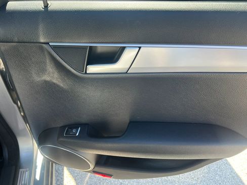 Used 2012 Mercedes-Benz C 250 Sedan image 24