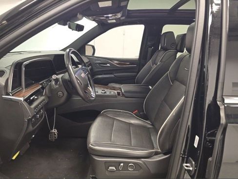 Used 2021 Cadillac Escalade ESV Premium Luxury w/ Driver Assist Tech Package AWD/4WD image 3