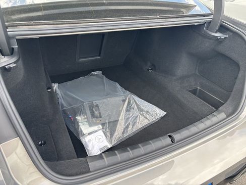 Used 2023 BMW 760i xDrive w/ Luxury Rear Seating Package image 21