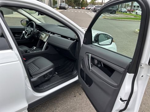 New 2025 Land Rover Discovery Sport S image 19