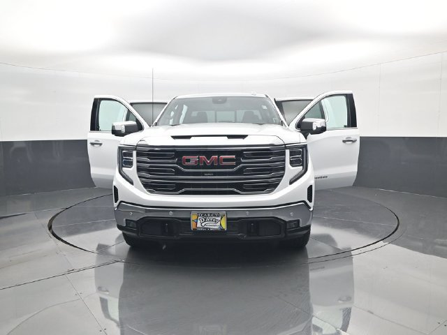 Used 2023 GMC Sierra 1500 SLT w/ SLT Premium Plus Package AWD/4WD image 31