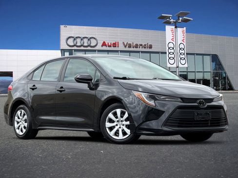 Used 2023 Toyota Corolla LE FWD image 1