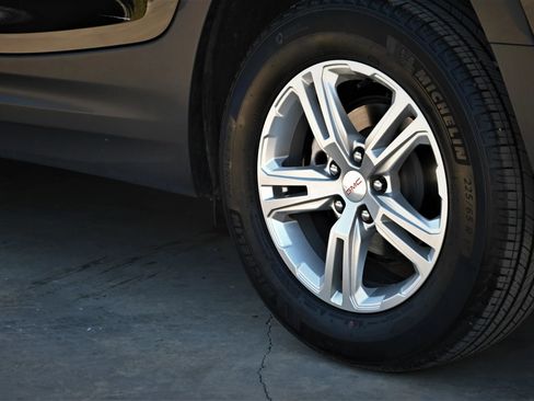 Used 2024 GMC Terrain SLE FWD image 9
