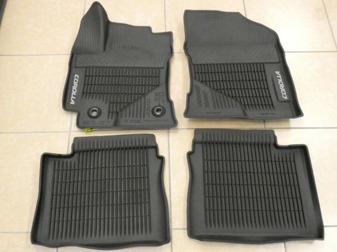 Used 2018 Toyota Corolla LE image 30