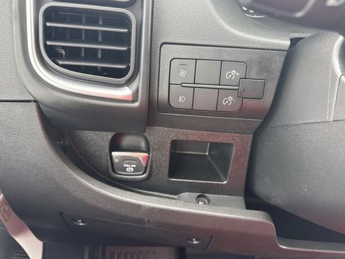 New 2026 RAM ProMaster 3500 w/ Quick Order Package 22G SLT image 22