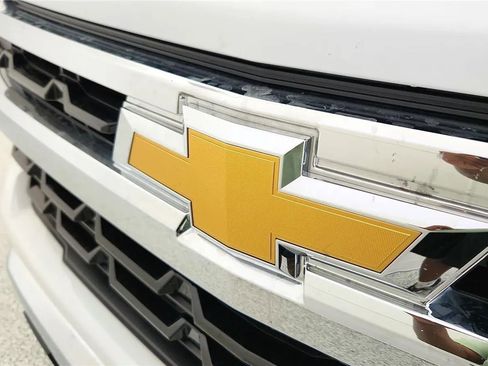 Used 2023 Chevrolet Silverado 1500 LT image 16