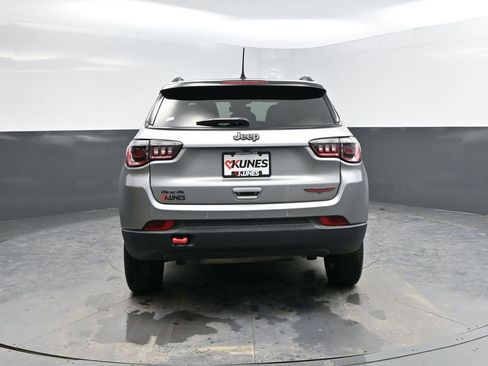Used 2023 Jeep Compass Trailhawk image 6