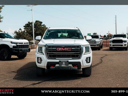 Used 2024 GMC Yukon XL AT4 AWD/4WD image 2